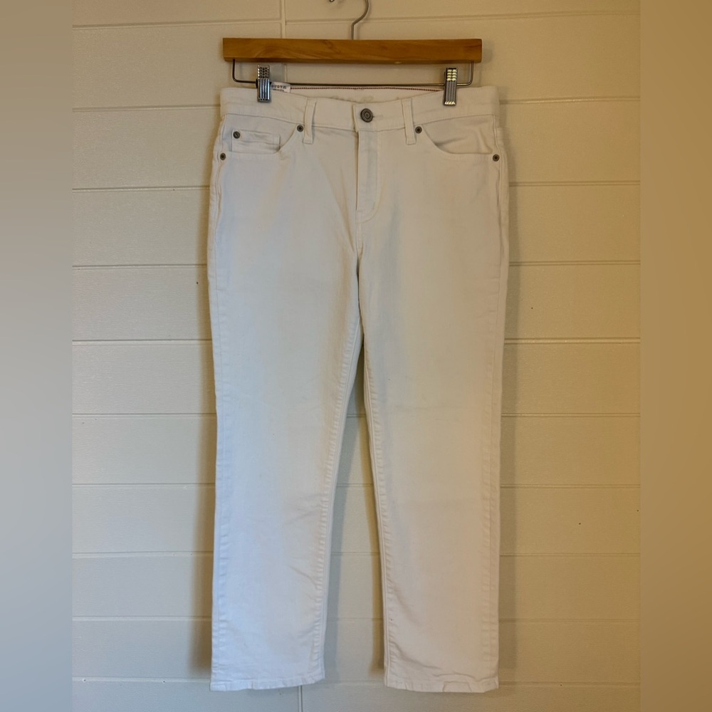 98% Cotton Eddie Bauer Women's Cream Straight Leg Jeans Size 4
